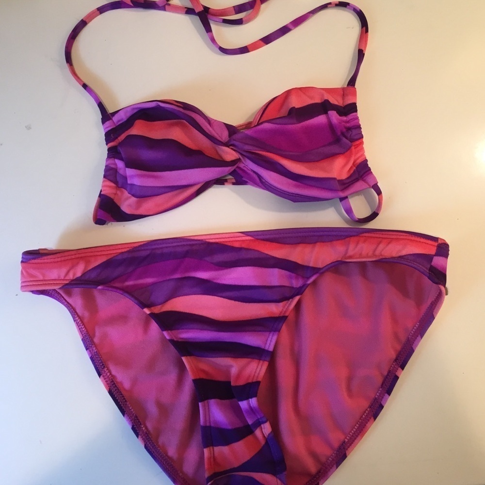 NWOT Radio Fiji printed bathing suit set